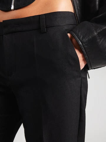 Bootcut Pantalon à plis Gina Tricot en noir