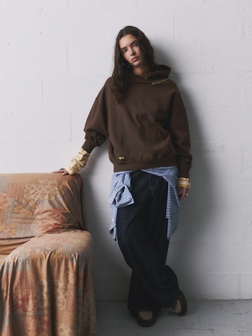 Pull&Bear Sweatshirt 'PACIFIC' in Braun