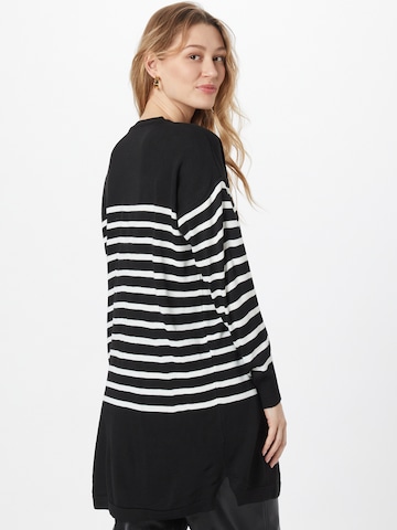 Trendyol Sweater in Black