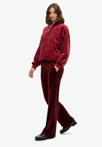 Superdry Regular Broek in Rood