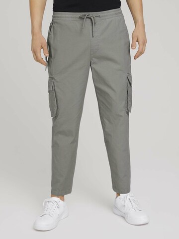 TOM TAILOR DENIM Regular Cargo Pants in Grey: front