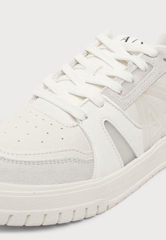 ARMANI EXCHANGE Sneaker in Weiß