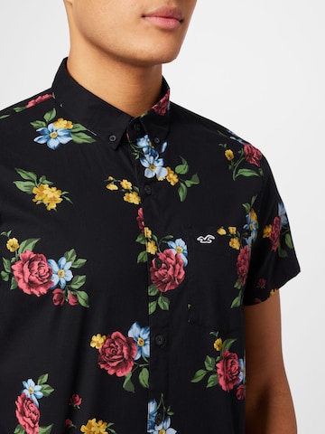 HOLLISTER - Ajuste regular Camisa en negro