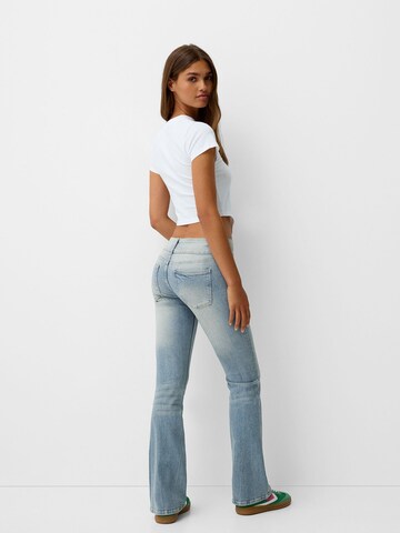 Bootcut Jean Bershka en bleu