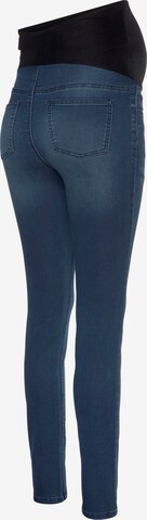 Neun Monate Skinny Jeans in Blau