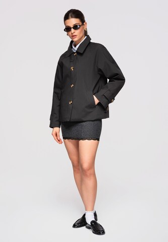 Ombre Between-seasons coat in Black