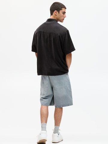Pull&BearComfort Fit Košulja - crna boja