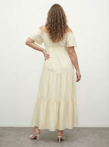 CITA MAASS Sommerkjole 'Cold Shoulder' i gul