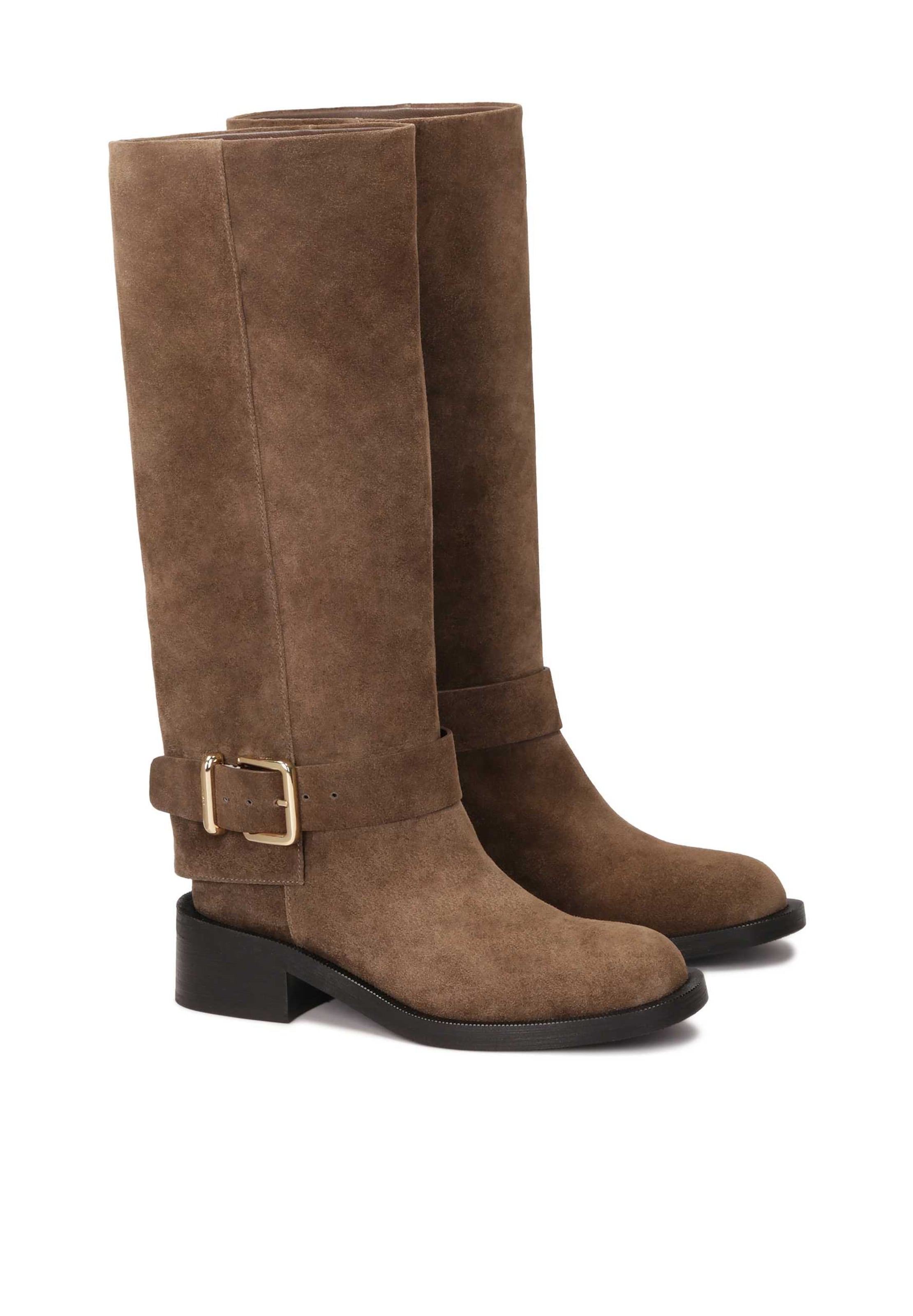 Cizme de la Kazar pe maro