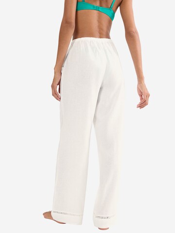 TRIUMPH Loosefit Broek ' Red Label Summer Wear ' in Wit