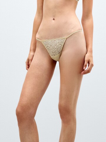 INTIMISSIMI Thong in Yellow: front