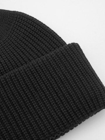 Pull&Bear Beanie in Black