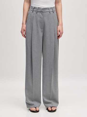 Loosefit Pantaloni 'Kaj' di EDITED in grigio: frontale