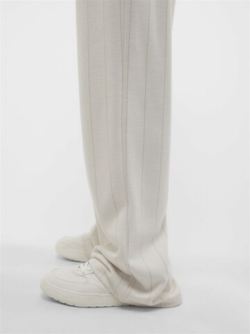 Regular Pantalon MAMALICIOUS en gris