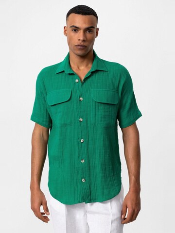 Antioch Regular fit Button Up Shirt in Green: front