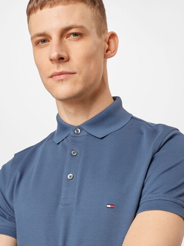 TOMMY HILFIGER Poloshirt in Blau