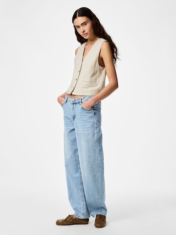 Gilet 'PCVinsty' PIECES en beige