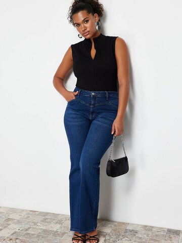 Trendyol Curve Bootcut Jeansy w kolorze niebieski