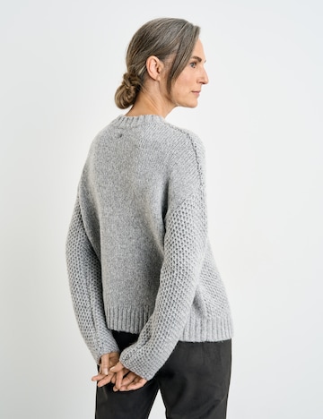 GERRY WEBER Sweater in Grey