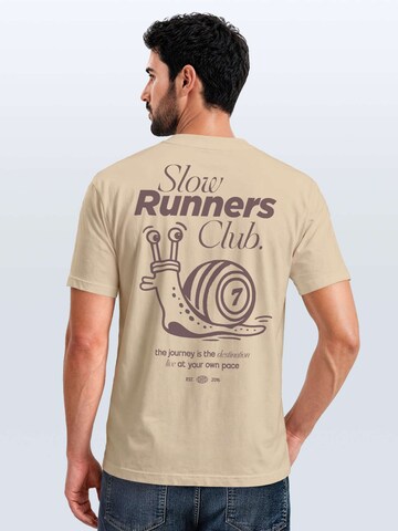 Neverless Shirt 'Slow Runners Club' in Beige: front