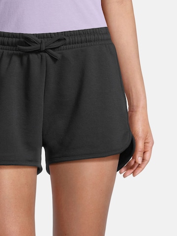 AÉROPOSTALE Regular Shorts in Schwarz