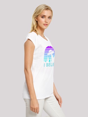 T-shirt 'I BELIEVE UFO Alien Raumschiff Retro' F4NT4STIC en blanc