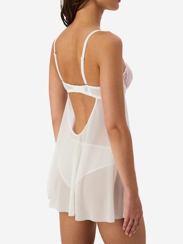 Penti Negligée 'PENTI Babydoll mit gebrochener Stickerei, Bügel und Schleifenmuster'‌‌‌‌‌‌‌‌‌ in Weiß