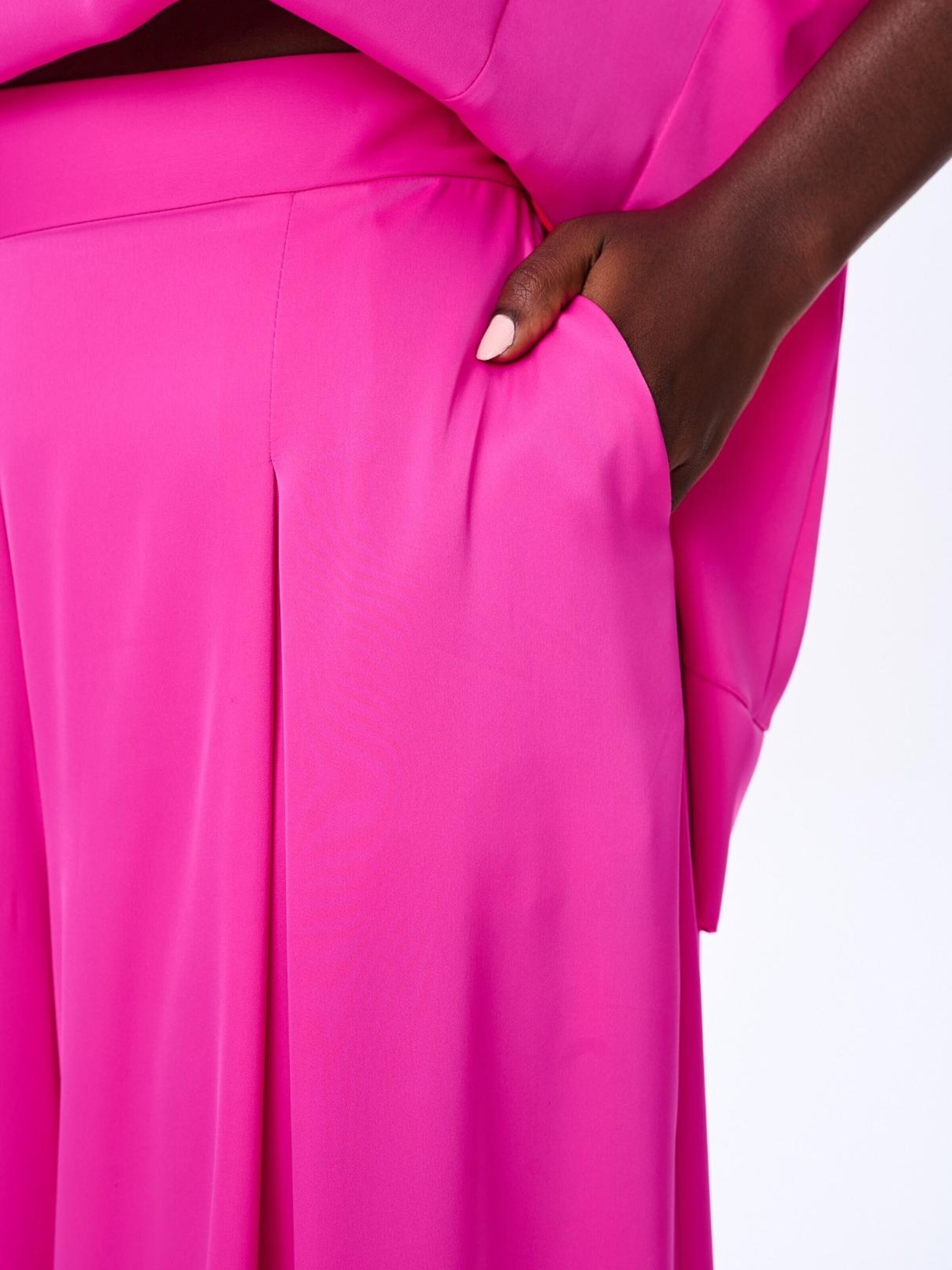 Blue Shadow Wide Leg Hose in Pink