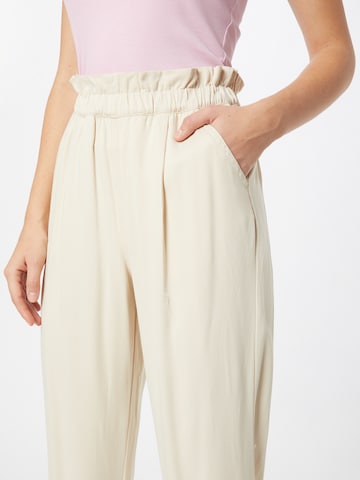 regular Pantaloni con pieghe di Dorothy Perkins in beige