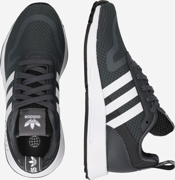 ADIDAS ORIGINALS Sneaker 'Multix' in Grau