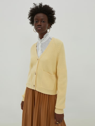 EDITED Knit cardigan 'Nanja' in Yellow: front