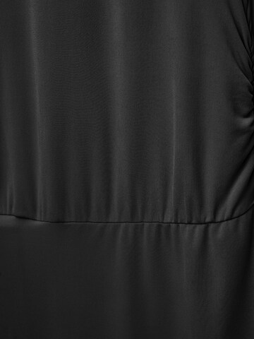 Robe Pull&Bear en noir