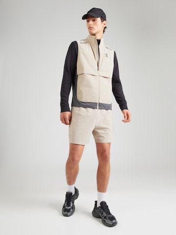 On regular Sportsbukser '5" Core' i beige