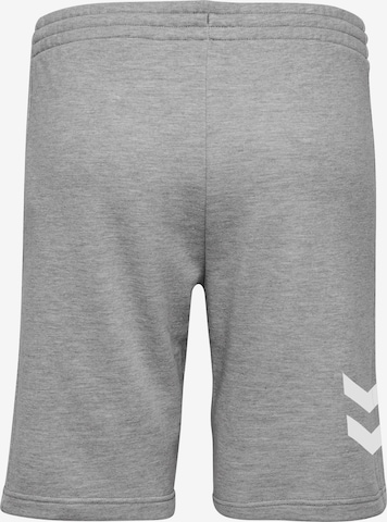 Hummel Shorts in Grau