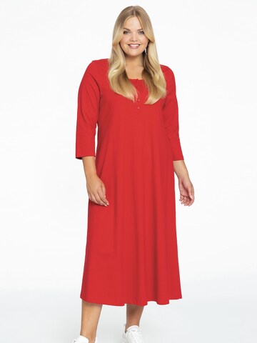 Robe YOEK en rouge : devant
