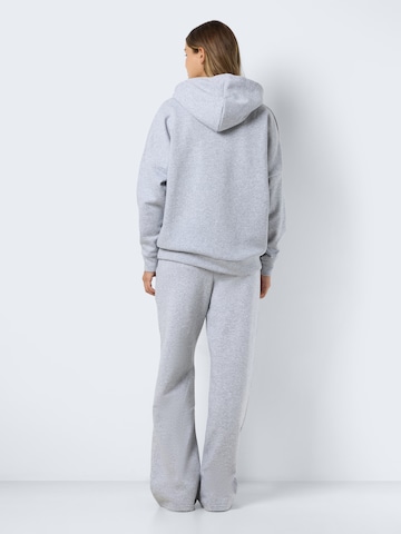 Sweat-shirt 'NMALDEN' Noisy may en gris