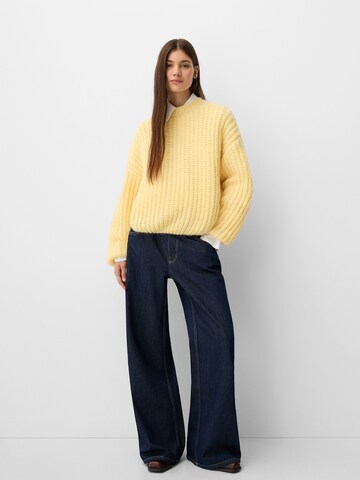 Bershka Pullover in Gelb