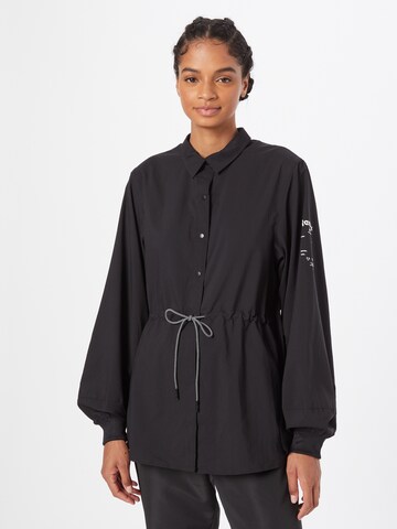 Reebok Athletic button up shirt in Black: front