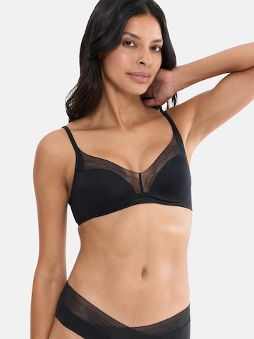 TRIUMPH - Triángulo Sujetador 'Breathe & Lift Smart' en negro: frente