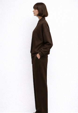 Elara Jogginganzug in Braun