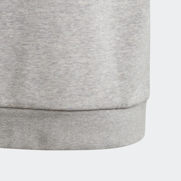 ADIDAS ORIGINALS - Sweatshirt 'Trefoil' em cinzento