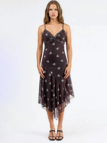 Hiccup Kleid in Braun: Vorderseite