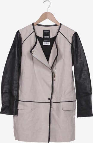 Club Monaco Jacket & Coat in L in Beige: front