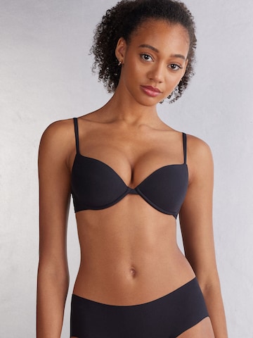 INTIMISSIMI T-shirt Bra in Black: front
