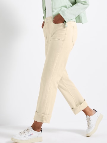 STREET ONE Regular Jeans i beige: framsida