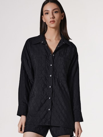 Camicia da donna 'Urban Dweller' di 4TAILORS in nero: frontale