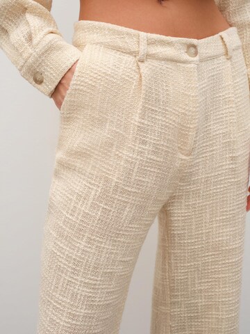 Wide leg Pantaloni con pieghe 'Belana Tall' di RÆRE by Lorena Rae in beige