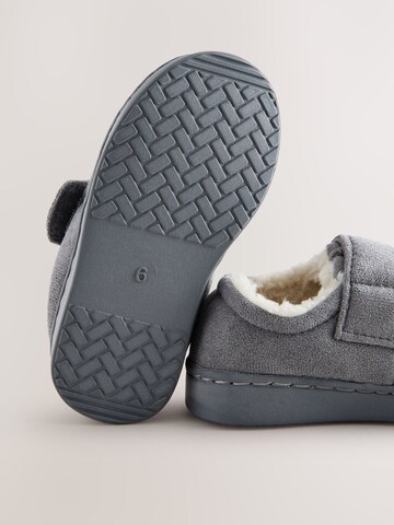 Pantofi de la Next pe gri