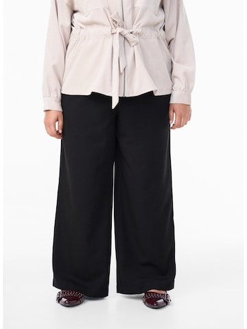 Zizzi Szabványos Nadrág 'MAIDA' - fekete: elől