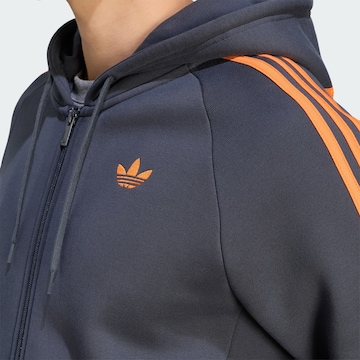 ADIDAS ORIGINALS - Casaco em moletão 'Adicolor' em cinzento